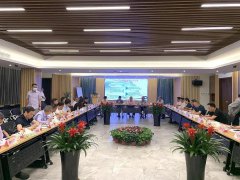 两专委会在欧宝座谈节地生态建设