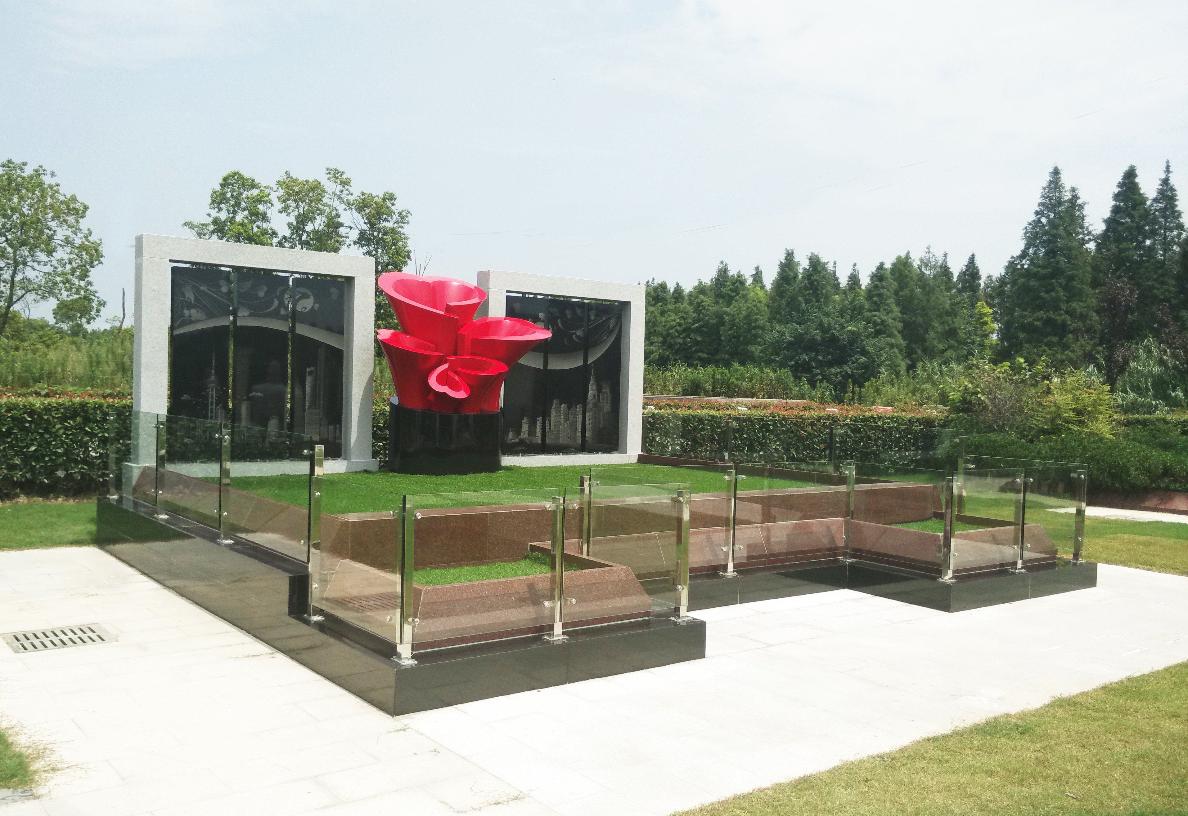 上海浦东汇龙园：公益性葬式创新引领殡葬新风尚